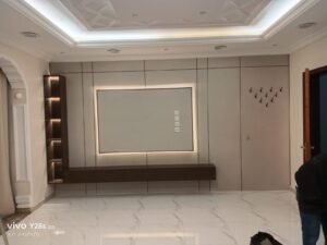 بديل الشيبورد للجدار خلف التلفزيون بتصميم أنيق
