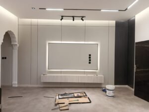 جدار تلفزيون ببديل الشيبورد بتصميم هندسي
