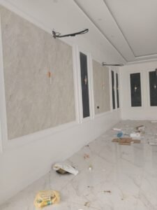 بديل الشيبورد لجدار طويل في الممر الداخلي